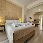 Golden City Center Suites